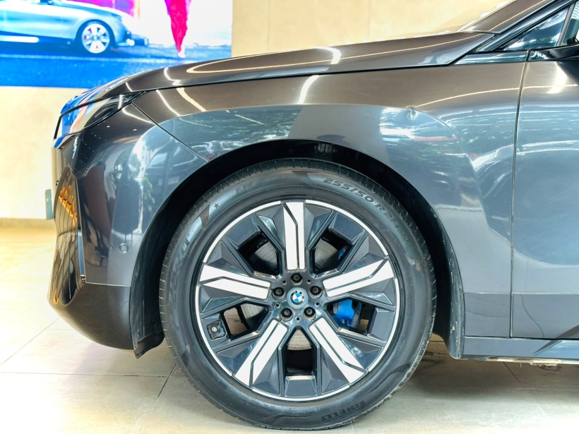 BMW iX xDrive40