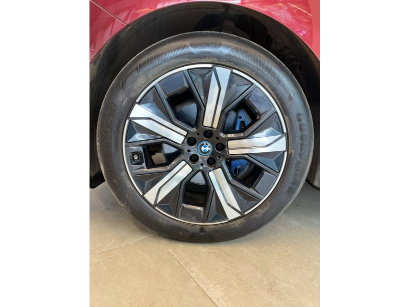 BMW iX xDrive40