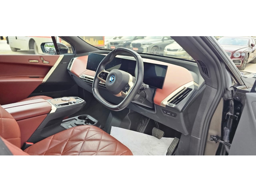 BMW iX xDrive40