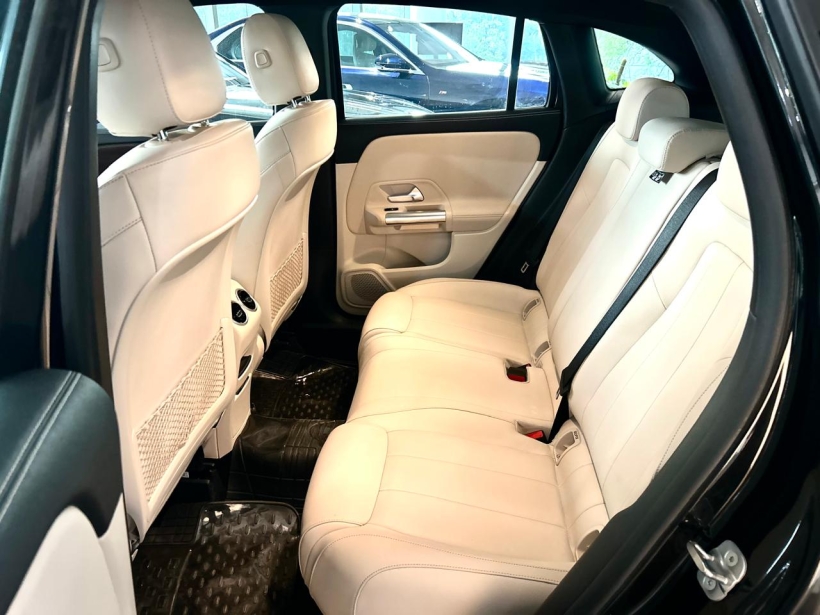 Mercedes Benz GLA 220d 4MATIC