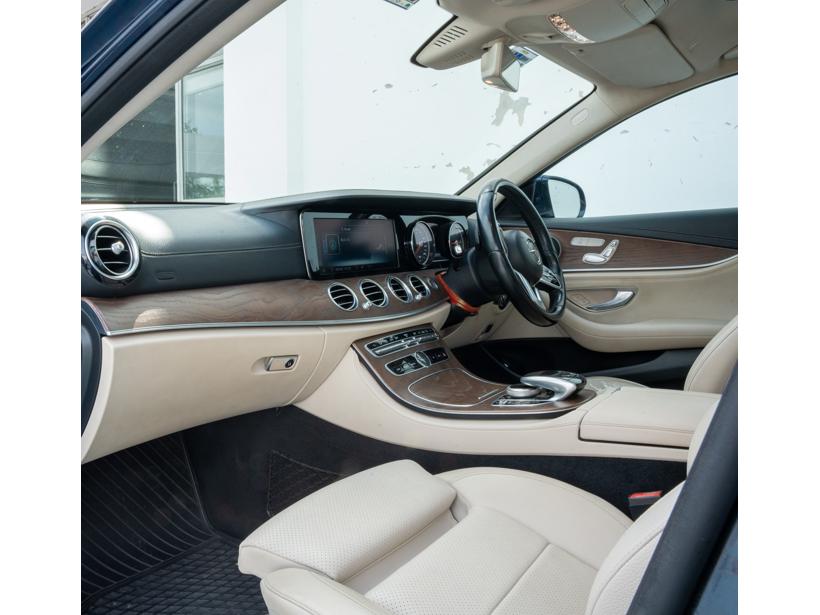 Mercedes Benz E Class 220 CDI AT
