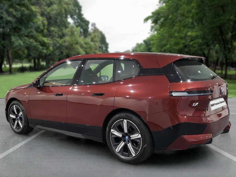 BMW iX xDrive40