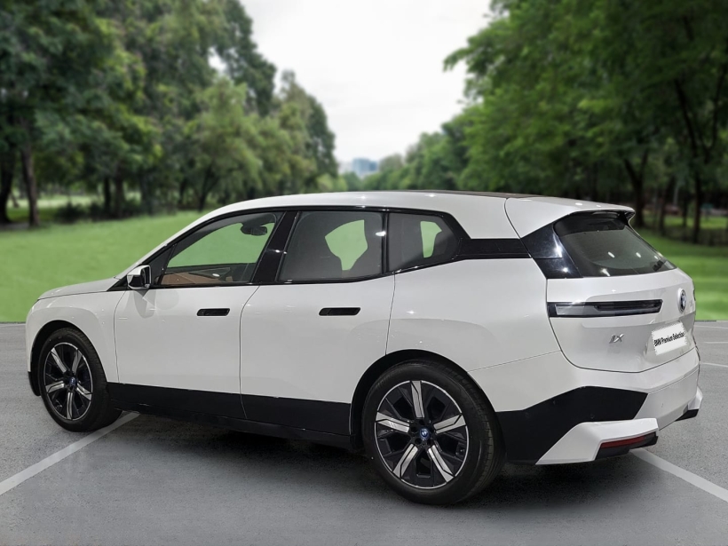 BMW iX xDrive40