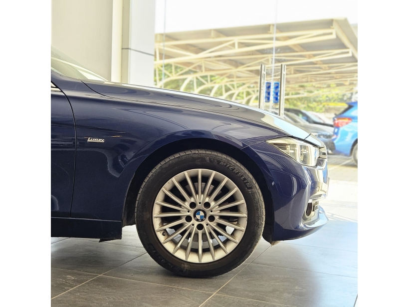 BMW 3 Series 320d Luxury Line F30
