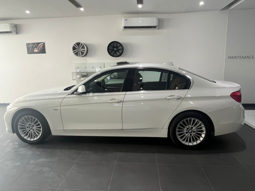 BMW 3 Series 320i