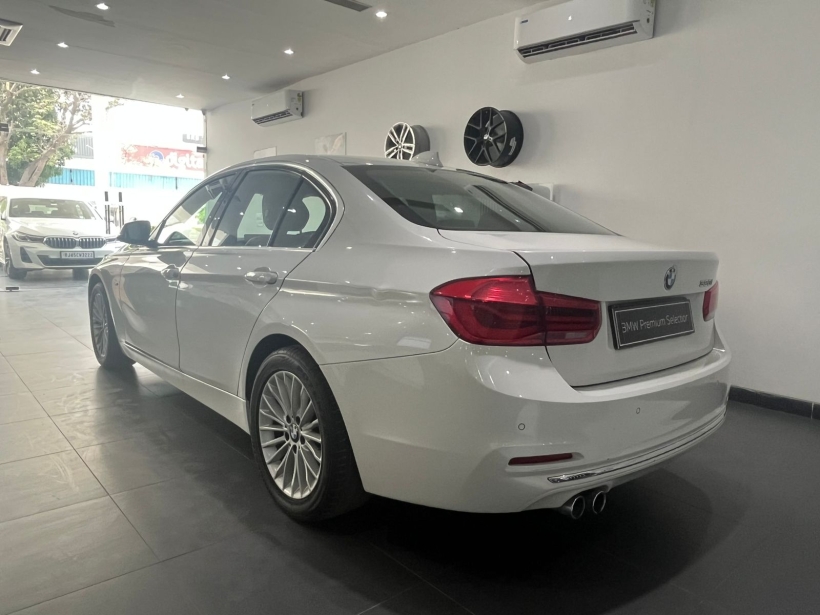 BMW 3 Series 320i