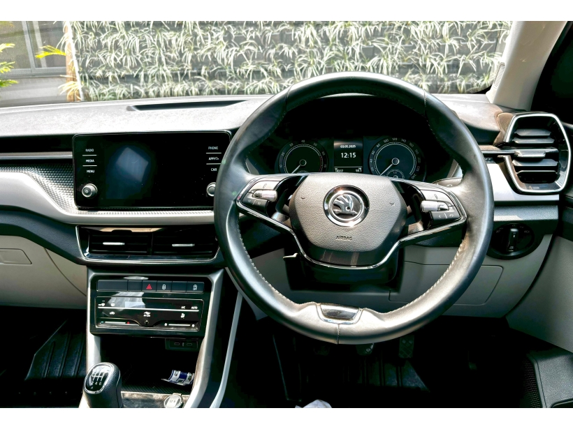 Skoda Kushaq Ambition 1.0L TSI MT
