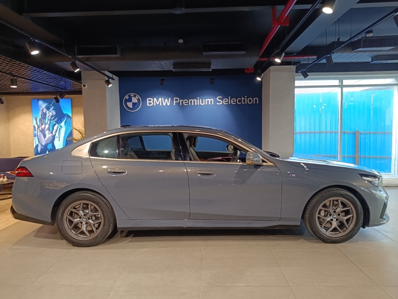 BMW 5 Series 530Li M Sport