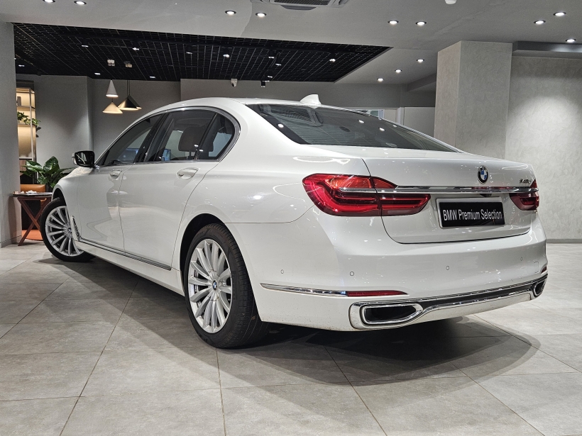 BMW 7 Series 740Li DPE Signature