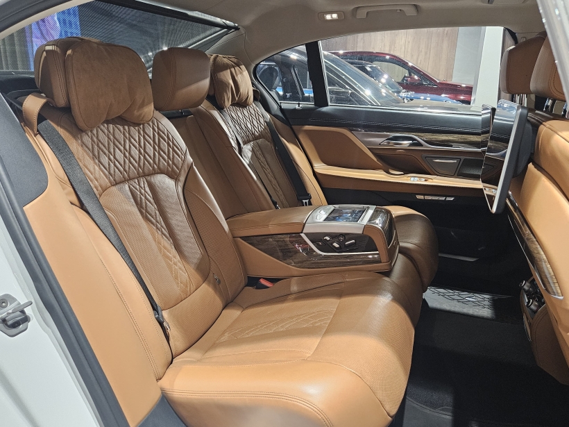 BMW 7 Series 740Li DPE Signature