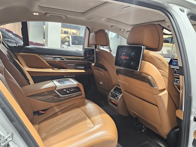 BMW 7 Series 740Li DPE Signature
