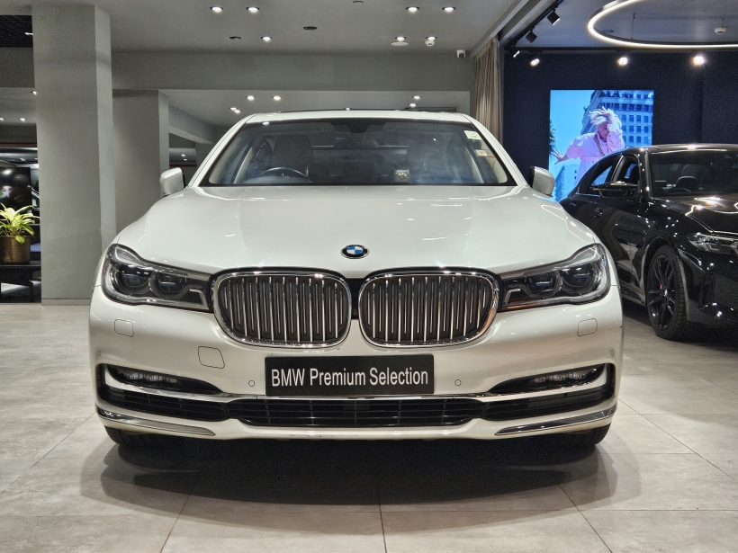 BMW 7 Series 740Li DPE Signature