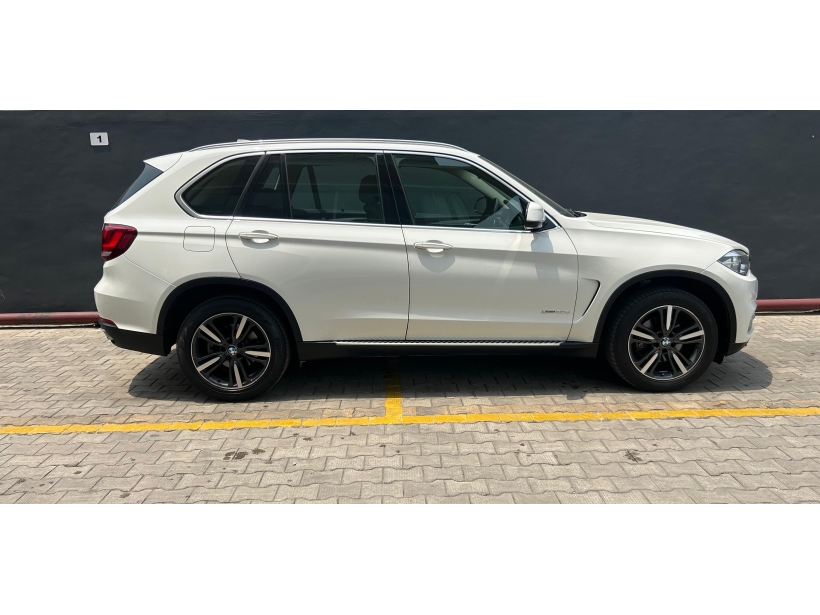 BMW X5 xDrive30d Design Pure Experience