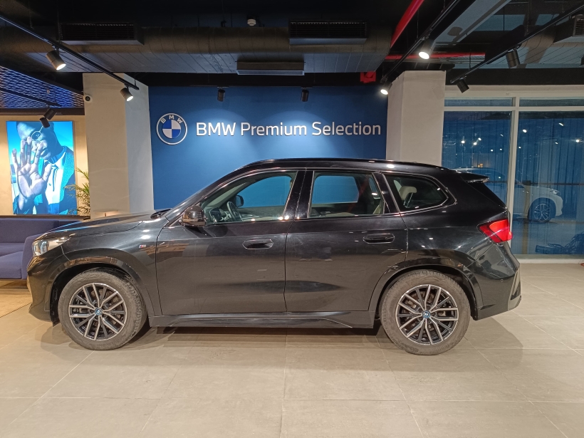 BMW iX1 xDrive30