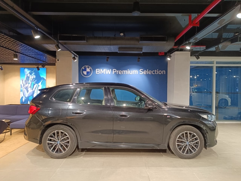 BMW iX1 xDrive30
