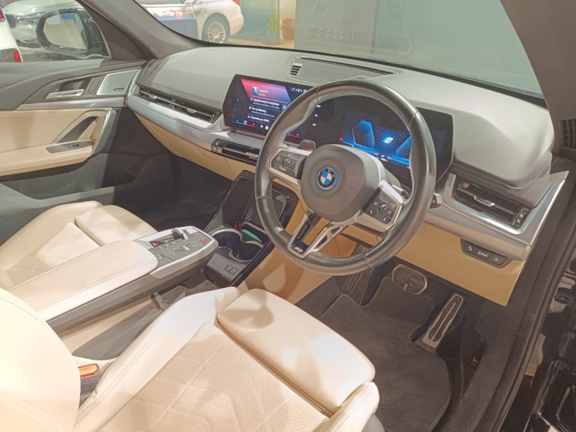 BMW iX1 xDrive30