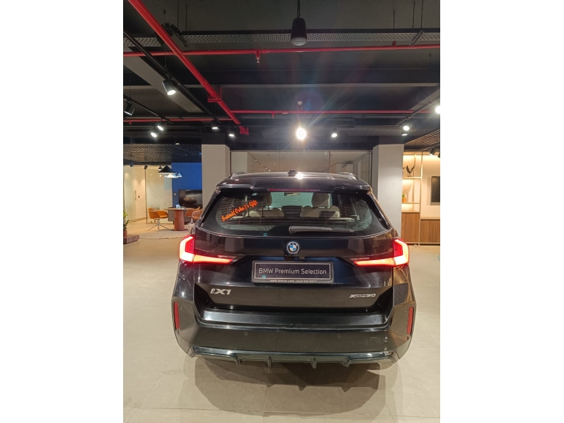 BMW iX1 xDrive30