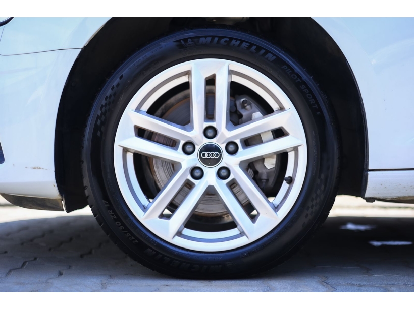 Audi A4 40 TFSI Premium Plus Audi A4 40 TFSI Premium Plus