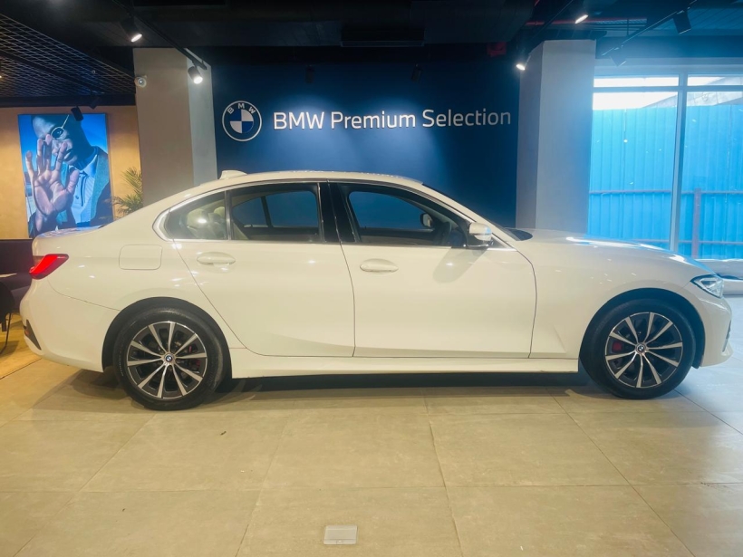 BMW 3 Series 330i Sport