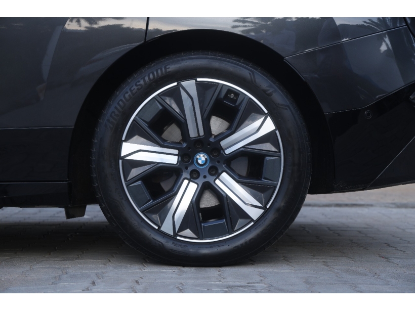 BMW iX xDrive40