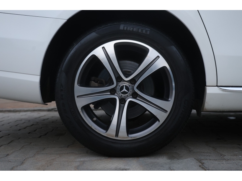 Mercedes Benz E Class E 220d Exclusive