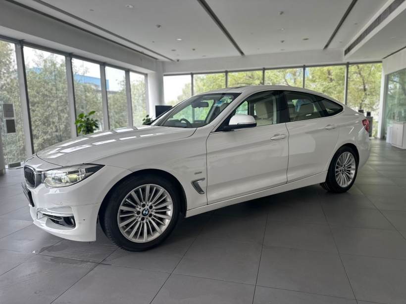 BMW 3 GT 330i Luxury Line