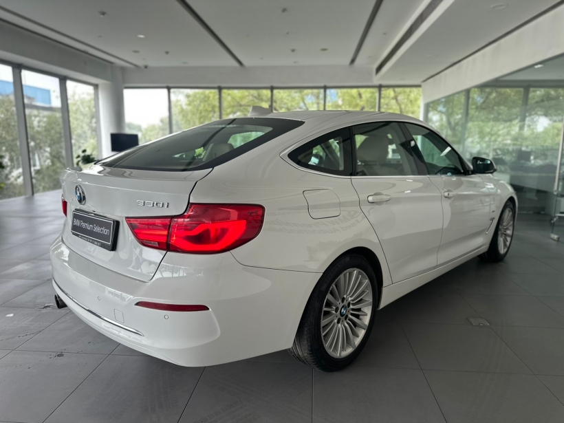 BMW 3 GT 330i Luxury Line