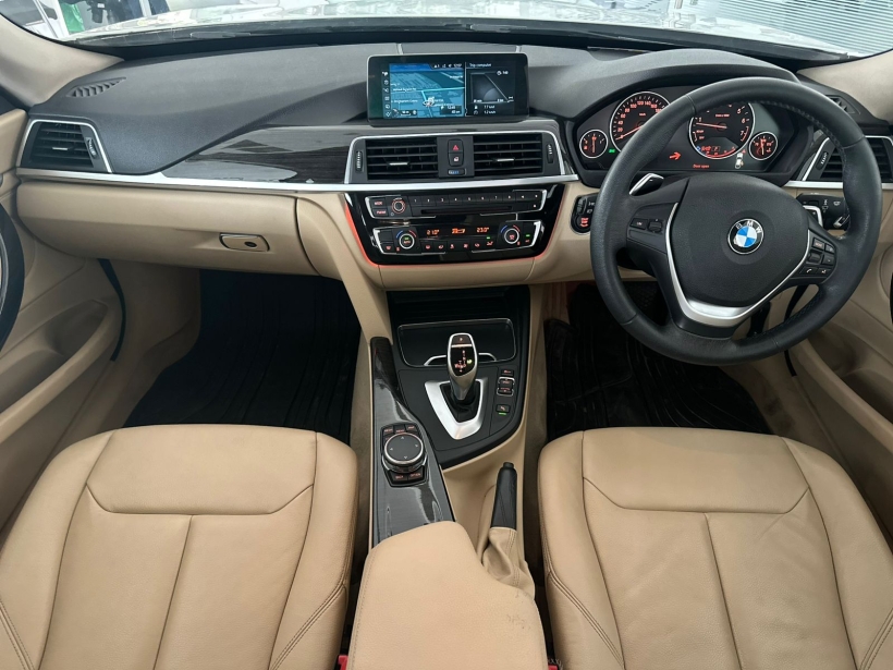 BMW 3 GT 330i Luxury Line