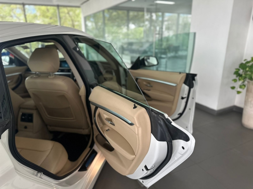 BMW 3 GT 330i Luxury Line
