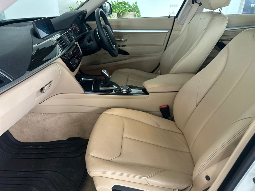 BMW 3 GT 330i Luxury Line