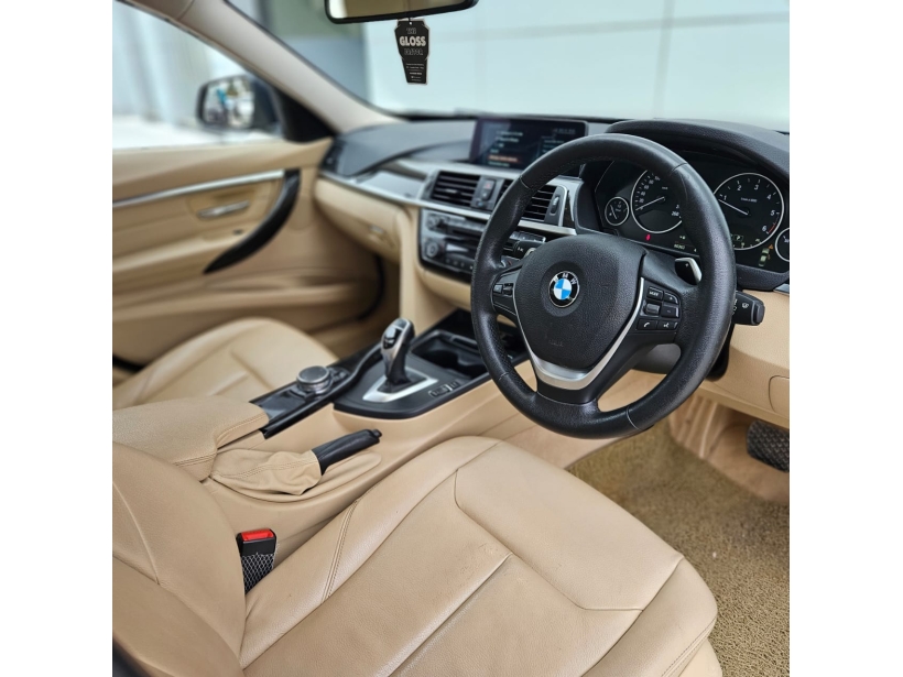 BMW 3 Series 320d Luxury Line F30