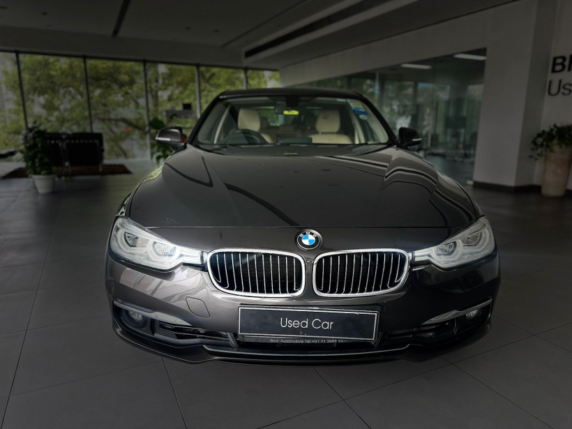 BMW 3 Series 320i Luxury Line