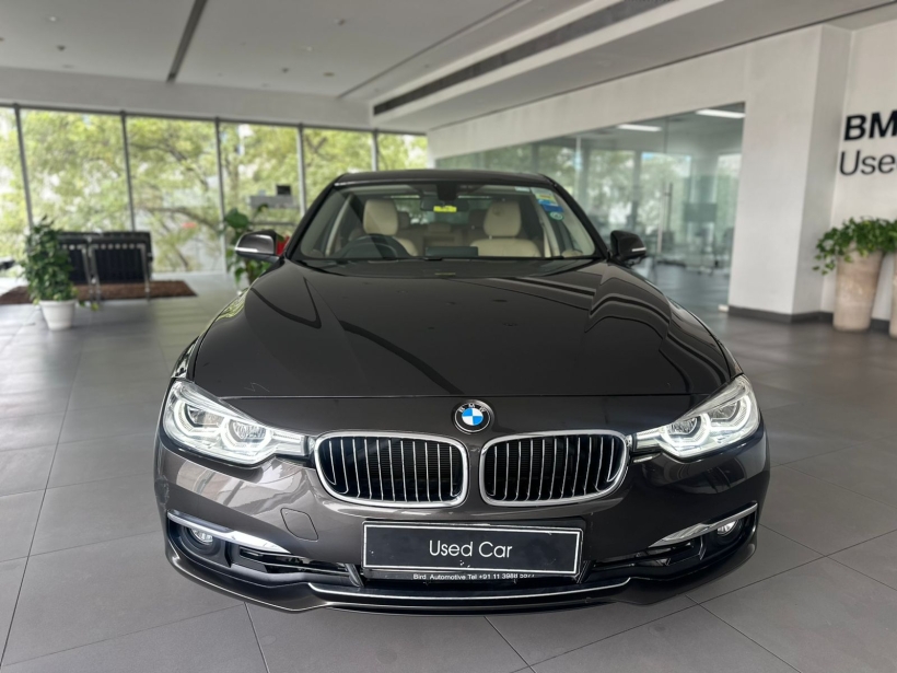 BMW 3 Series 320i Luxury Line