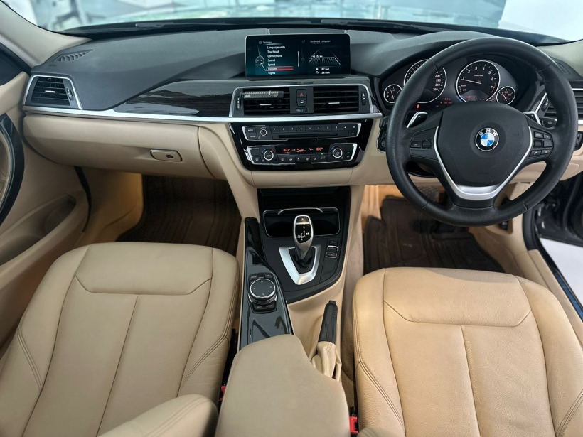 BMW 3 Series 320i Luxury Line