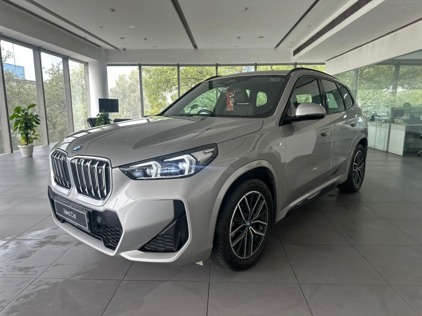 BMW iX1 xDrive30
