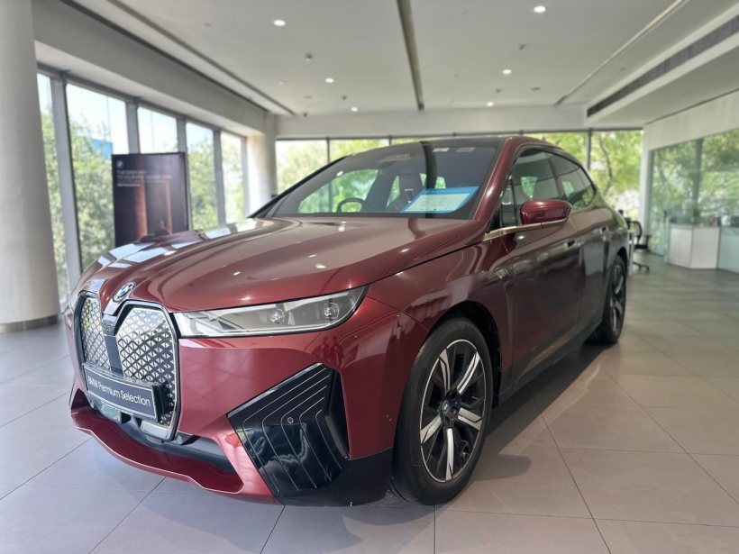BMW iX xDrive40