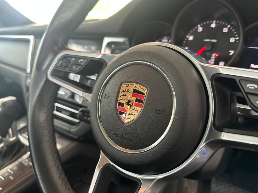 Porsche Macan Base