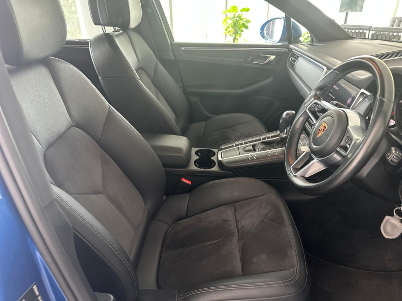 Porsche Macan Base