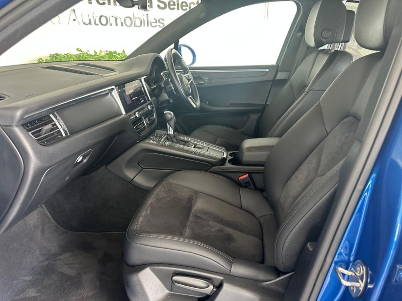 Porsche Macan Base