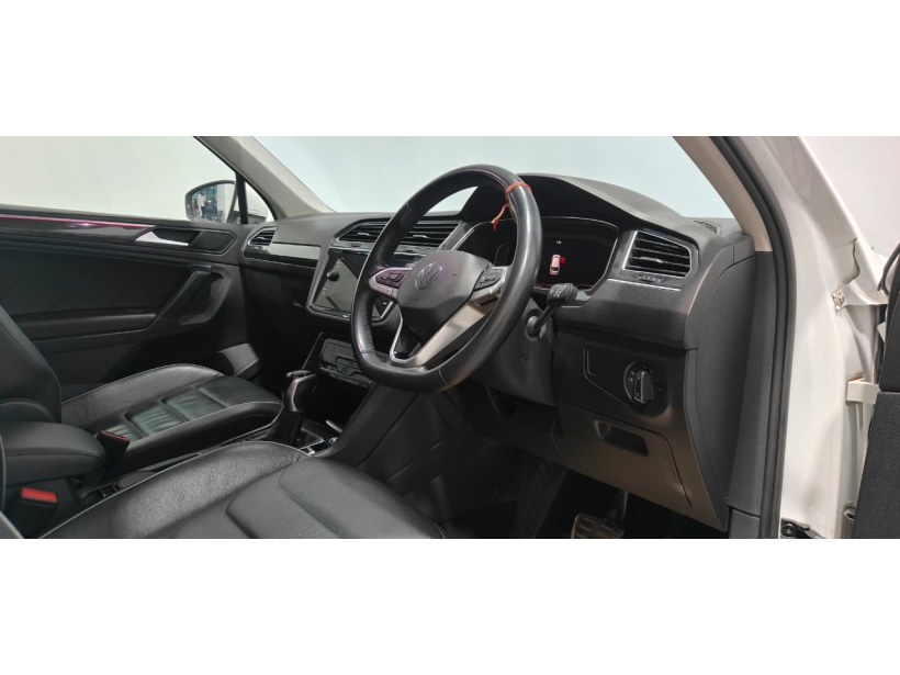 Volkswagen Tiguan Elegance 2.0 TSI DSG Volkswagen Tiguan Elegance 2.0 TSI DSG