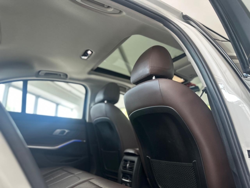 BMW 3 Series 320d Luxury Line