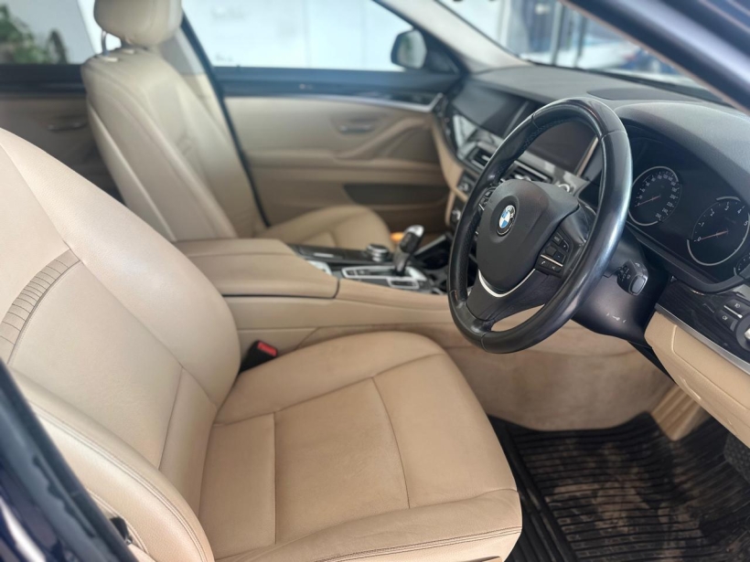 BMW 5 Series 520i