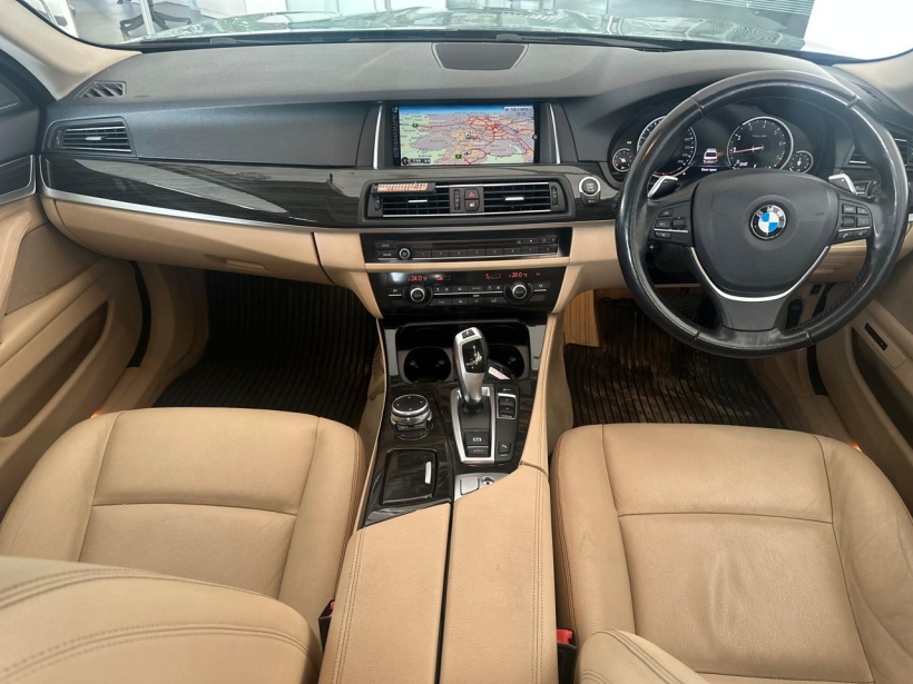 BMW 5 Series 520i