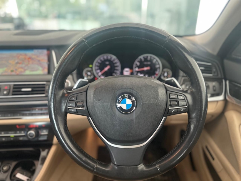 BMW 5 Series 520i
