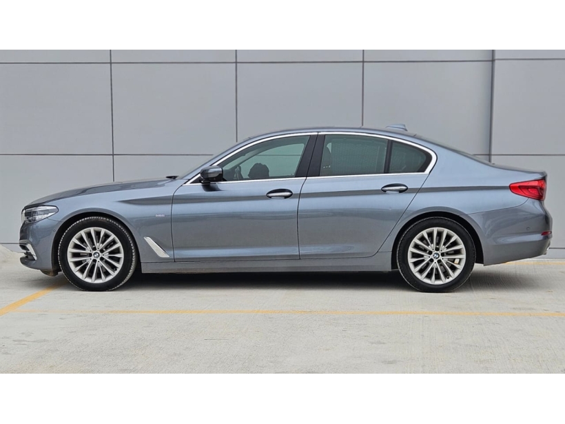 BMW 5 Series 520d Luxury Line