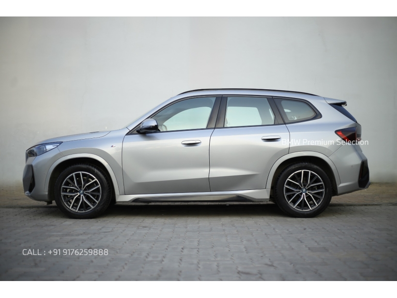 BMW iX1 xDrive30