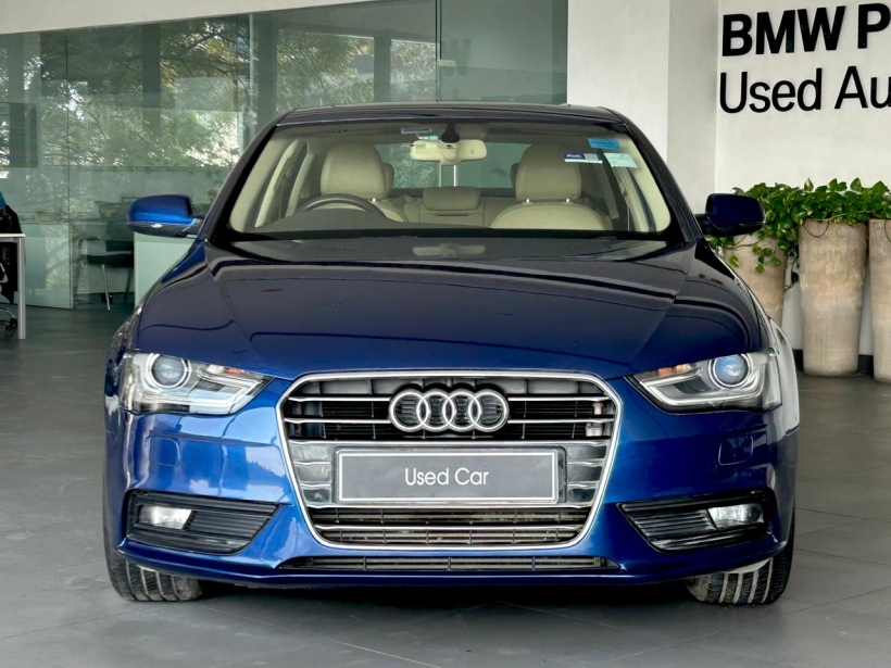 Audi A4 35 TFSI Premium Sunroof