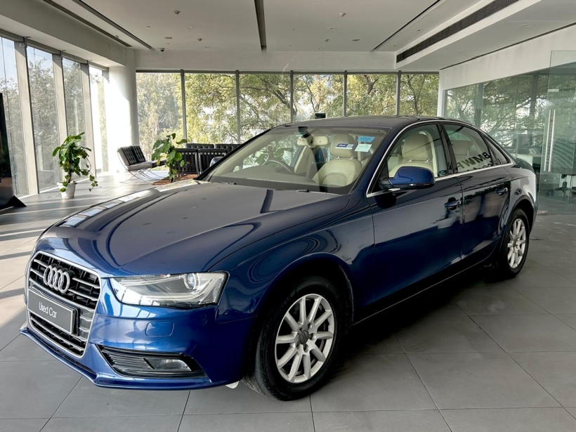 Audi A4 35 TFSI Premium Sunroof