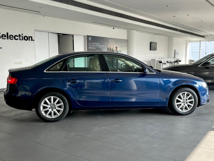 Audi A4 35 TFSI Premium Sunroof