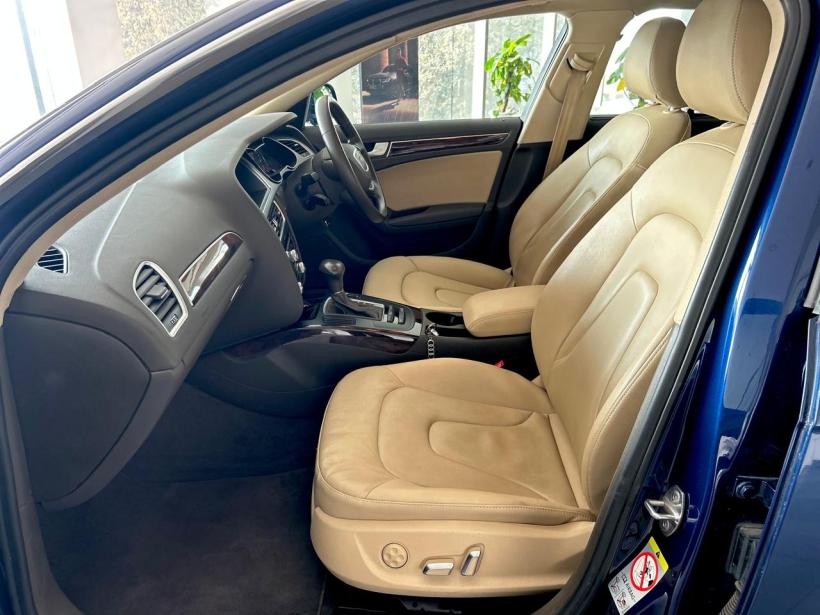 Audi A4 35 TFSI Premium Sunroof